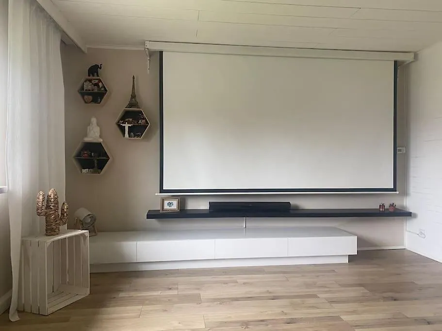 Kinofeeling Im Reihenhaus Mit Schoenem Garten Schwarzenfeld Apartment