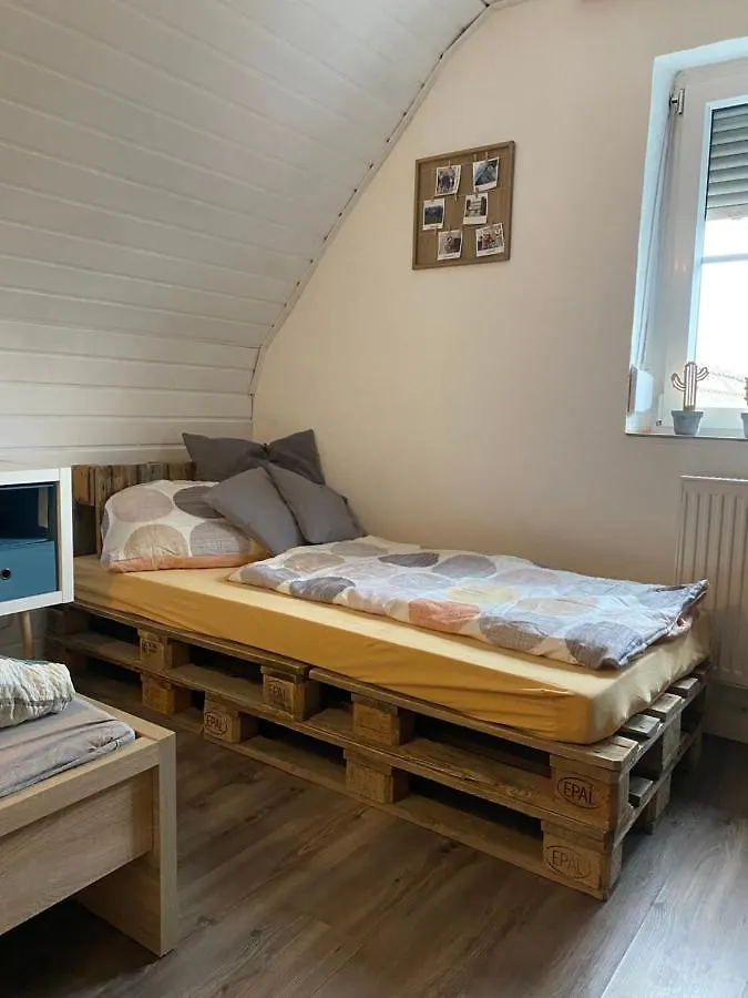 Kinofeeling Im Reihenhaus Mit Schoenem Garten Schwarzenfeld Apartment